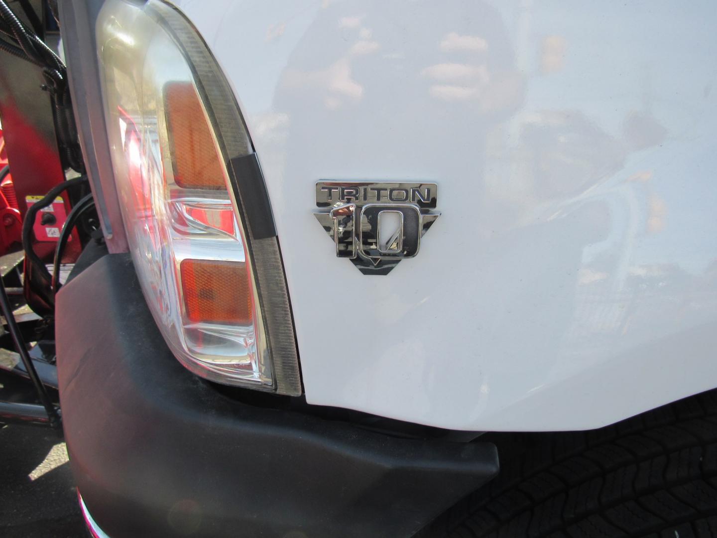 2006 White /Gray Ford F-350 SD XL 4WD DRW (1FDWF37Y76E) with an 6.8L V10 SOHC 30V engine, located at 215 Milton St, Dedham, MA, 02026, (781) 329-5144, 42.241905, -71.157295 - This nice dump truck is in excellent condition for the year. Low mileage facility truck. Well maintained. Comes with a 9' Boss plow and Strobe lights. This vehicle has been serviced and runs great. All commercial vehicles are sold as-is. We suggest having the vehicle inspected before purchase. Call- Photo#24